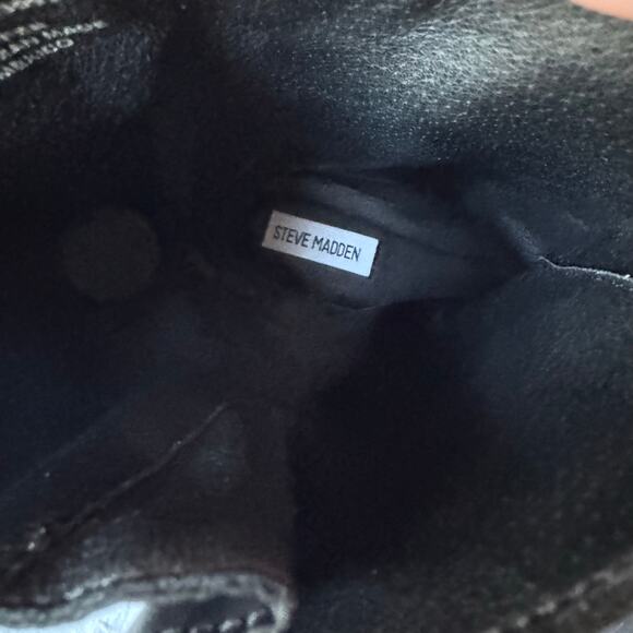 Steve Madden Women's Gleeson Leather Moto Pull On Boot 7 Black Buckles Edgy - Picture 11 of 13